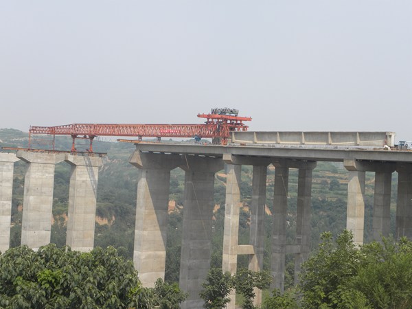 50m200t公路雙梁架橋機(jī)-洛陽工地